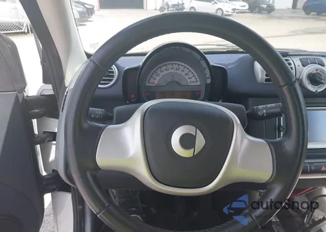 2015 Smart Fortwo Passion/Pure из США, поврежденный, VIN WMEEJ3BA1FK810942